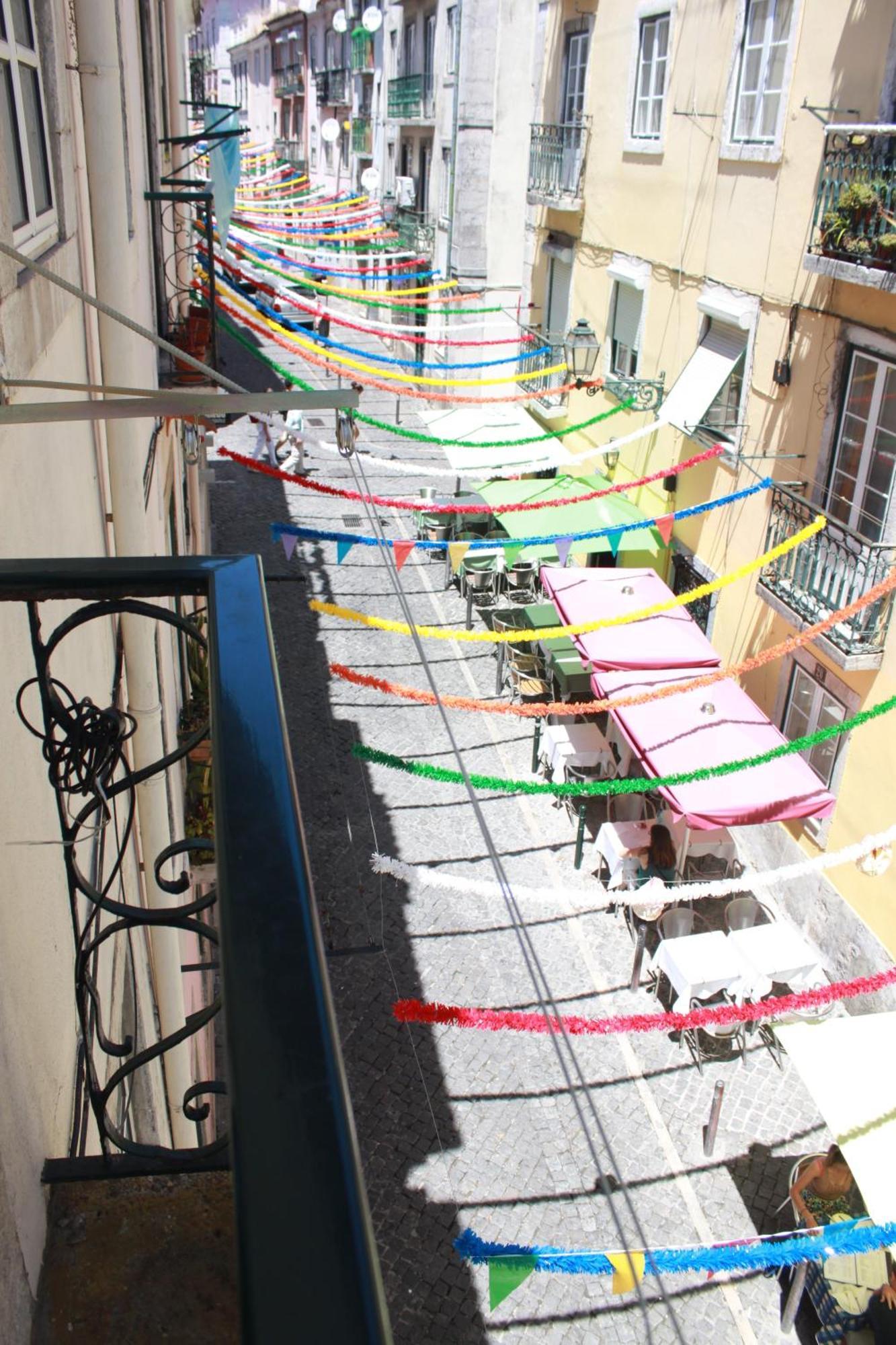 The Blue House - Lively Bairro Alto Apartment Lisbon Luaran gambar