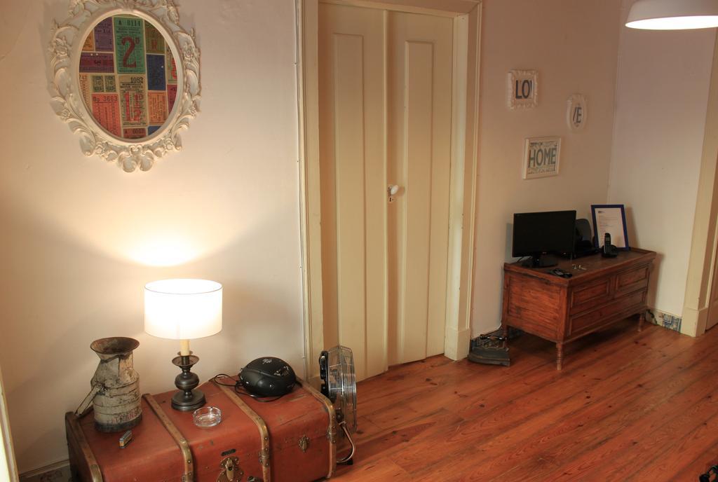 The Blue House - Lively Bairro Alto Apartment Lisbon Bilik gambar