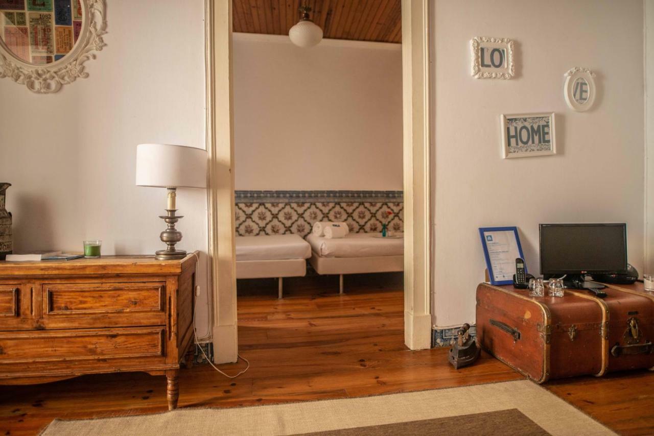 The Blue House - Lively Bairro Alto Apartment Lisbon Luaran gambar